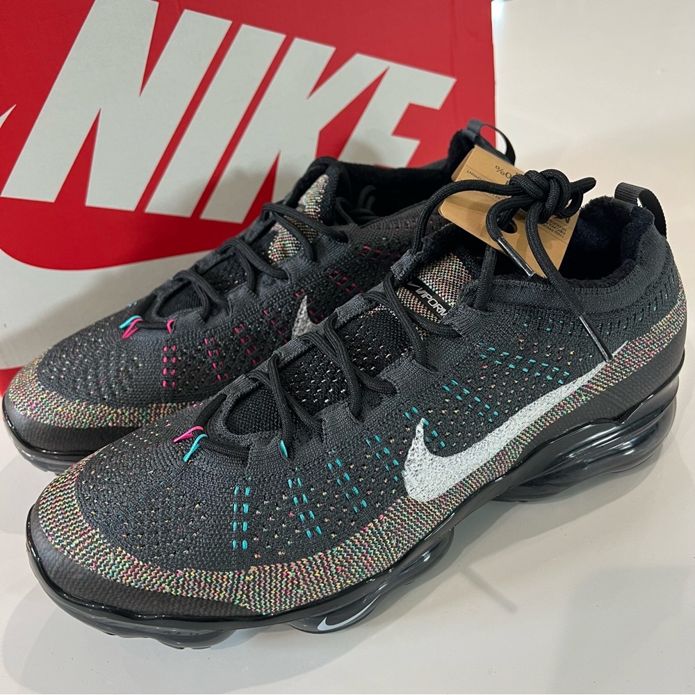 Nike Air VaporMax 2023 Flyknit Black DV1678-008 Men’s
Multicolor NEW with Box